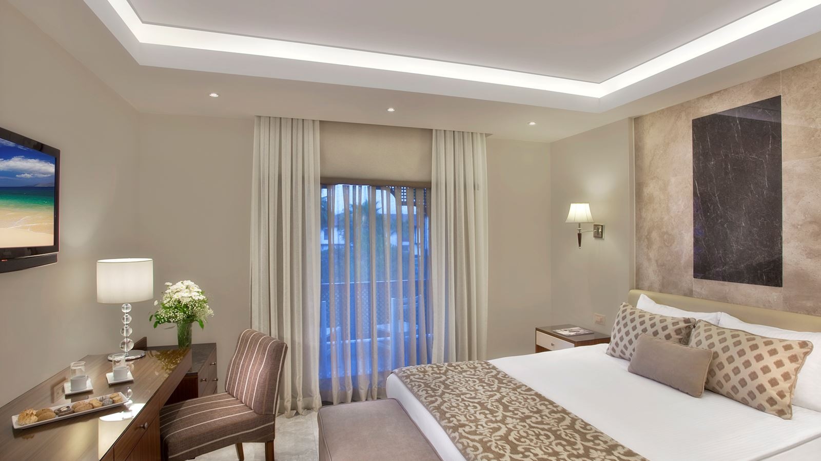 rooms-superior-family-room