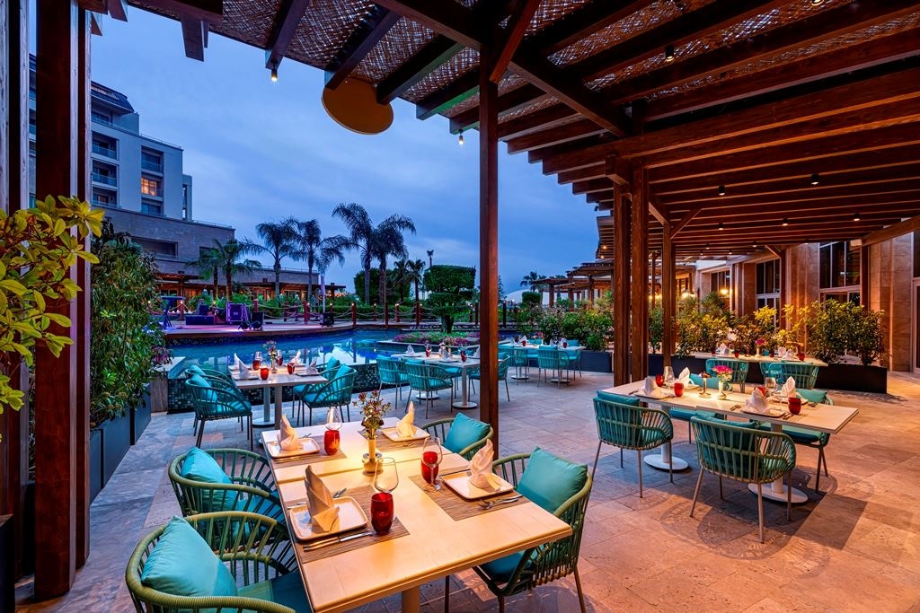 restaurants-serafina