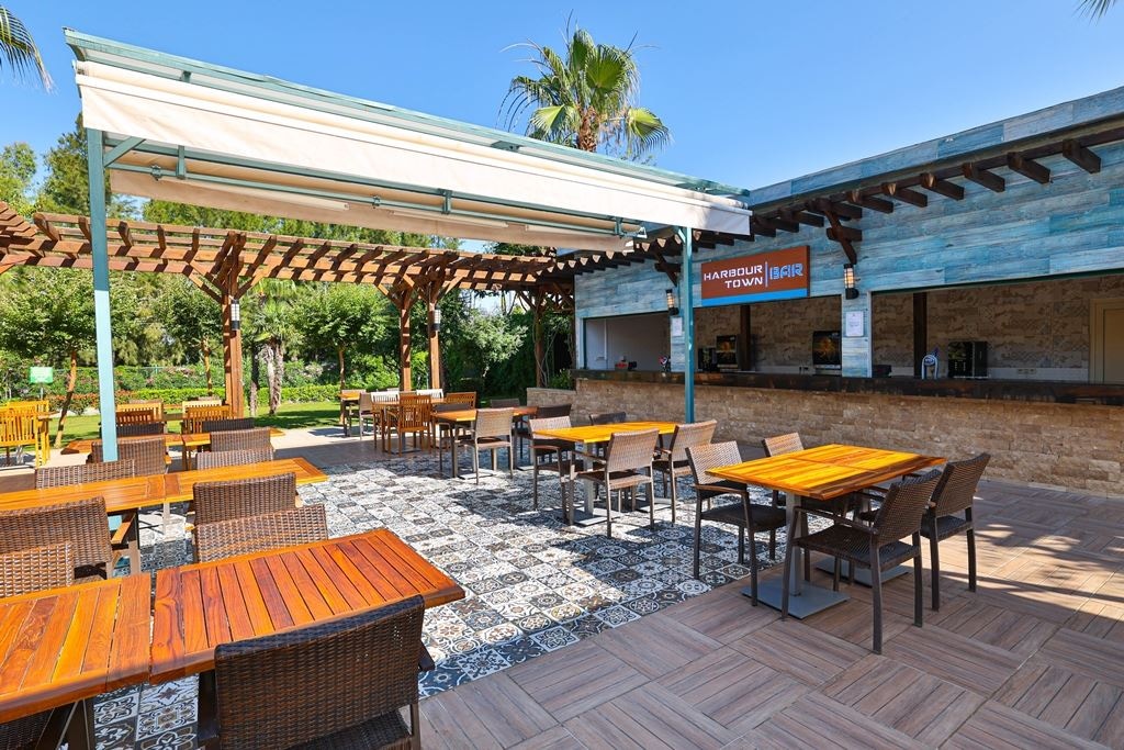 bars-hourbourtown-bar