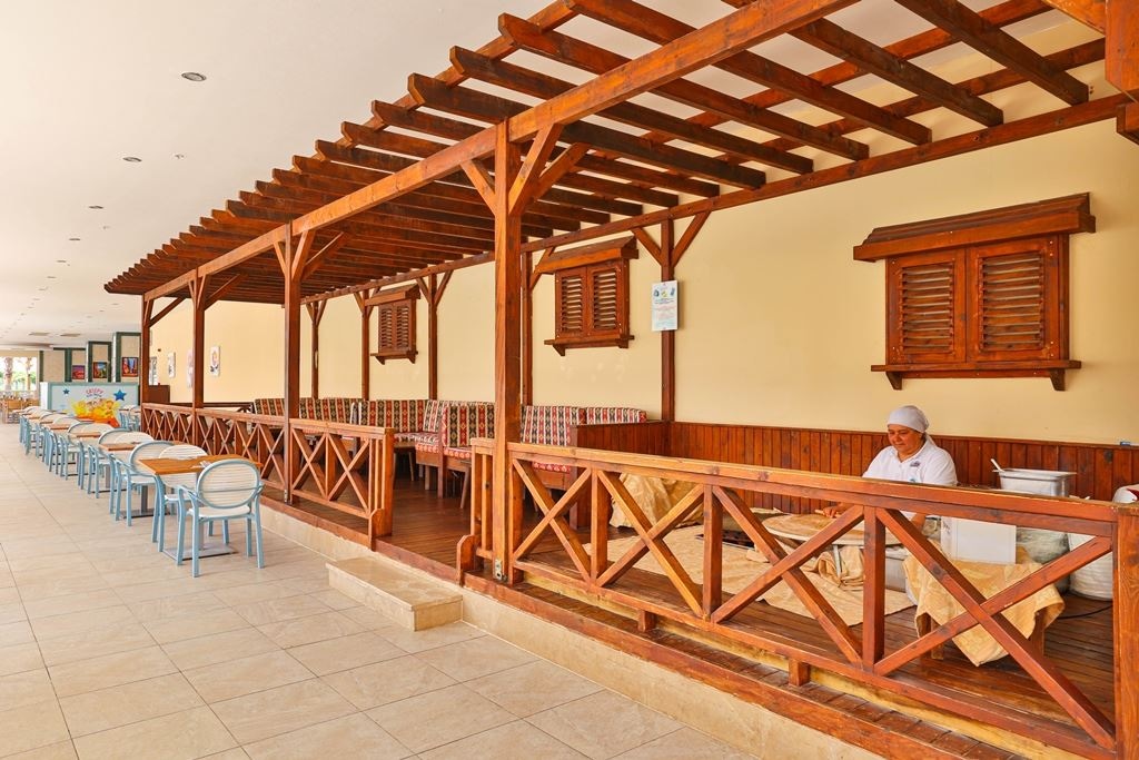 restaurants-food-center