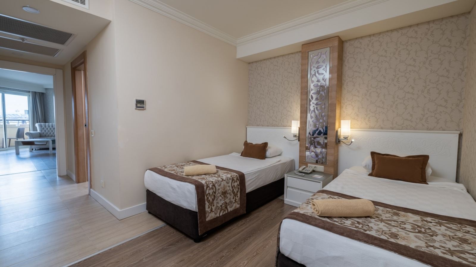 rooms-family-room-land-view