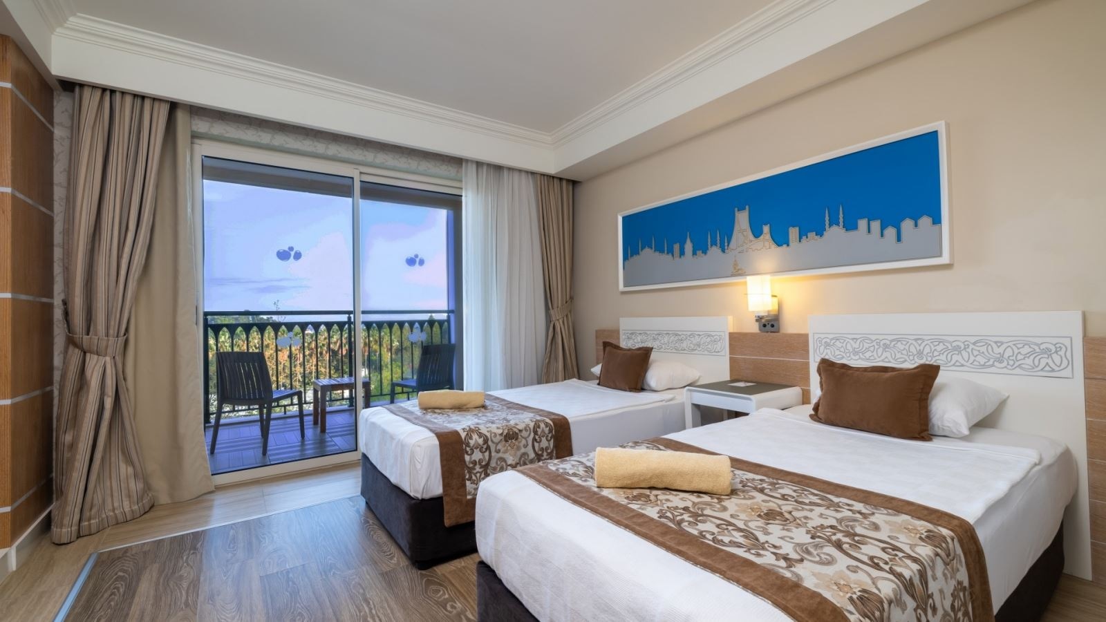 rooms-family-room-side-sea-view