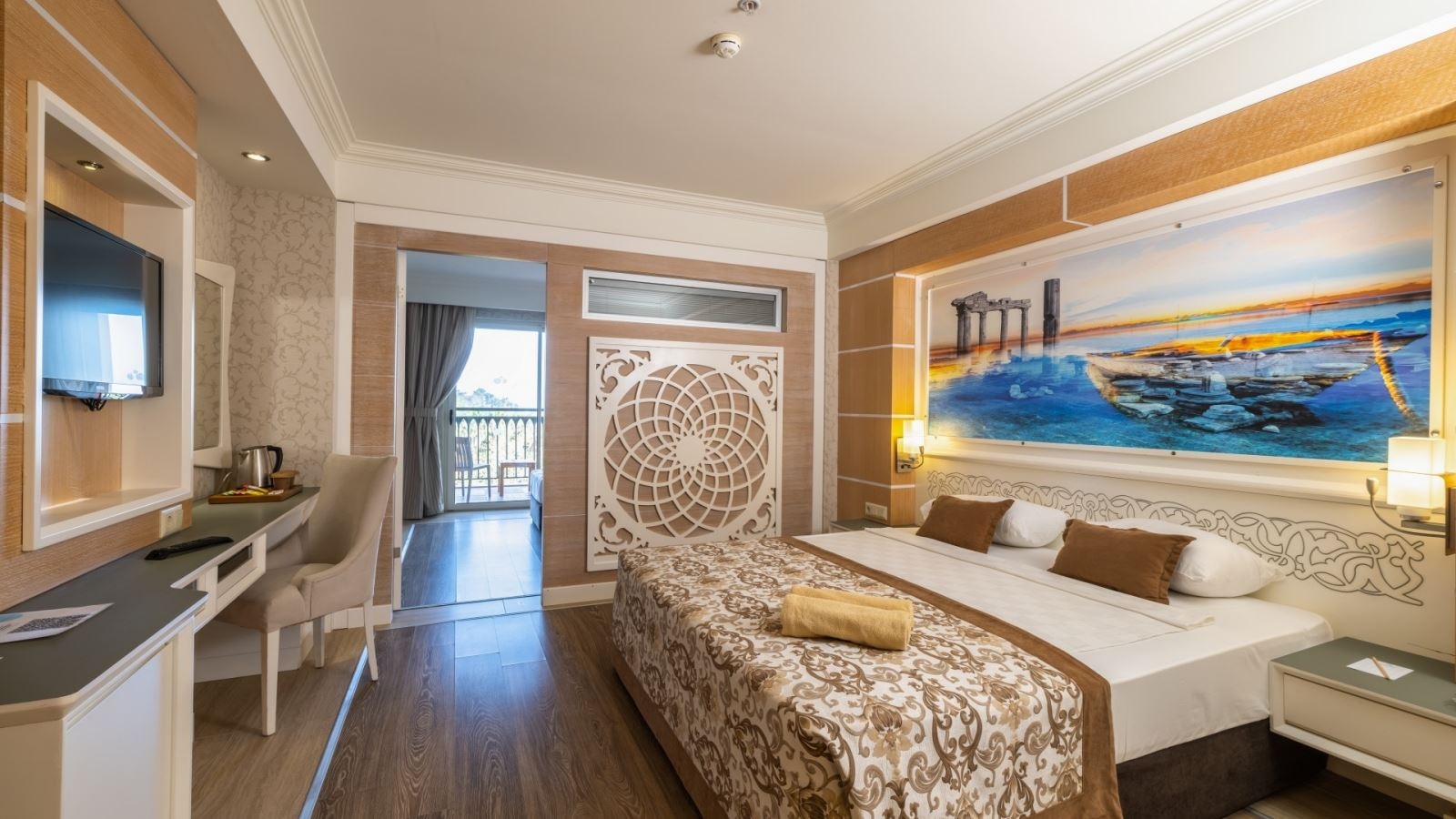 rooms-family-room-side-sea-view