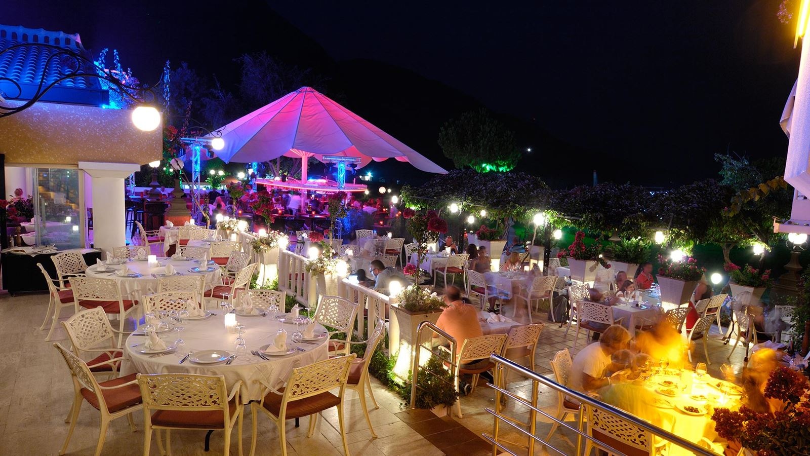 restaurants-plaza-spice-and-pesto-a-la-carte