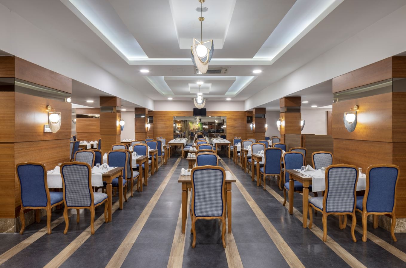 restaurants-delizia-main-restaurant