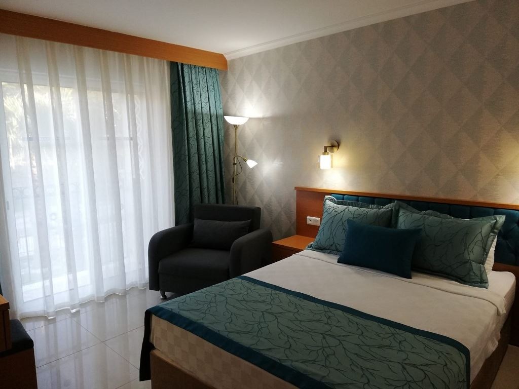 rooms-standard-room-land-view