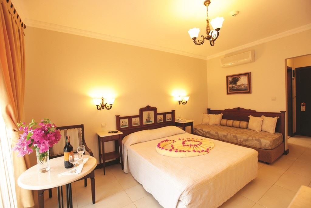 rooms-coral-room-anex-building-promo