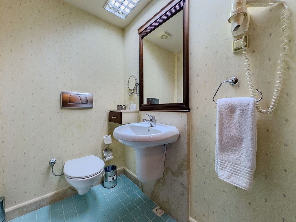 rooms-standard-club-room-with-balcony