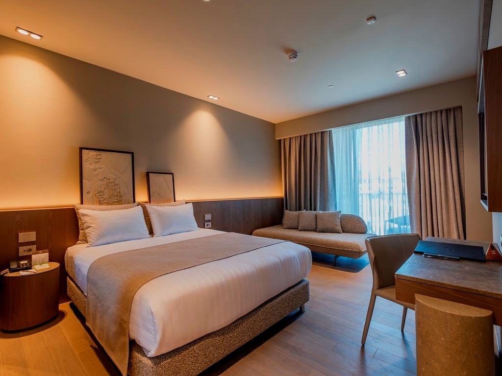 rooms-superior-standard-room-with-balcony