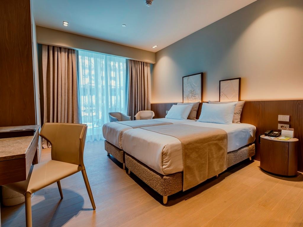 rooms-superior-swim-up-room-with-terrace