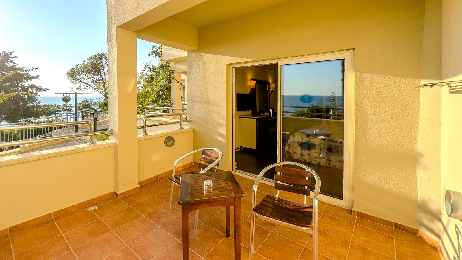 rooms-promo-room-with-balcony