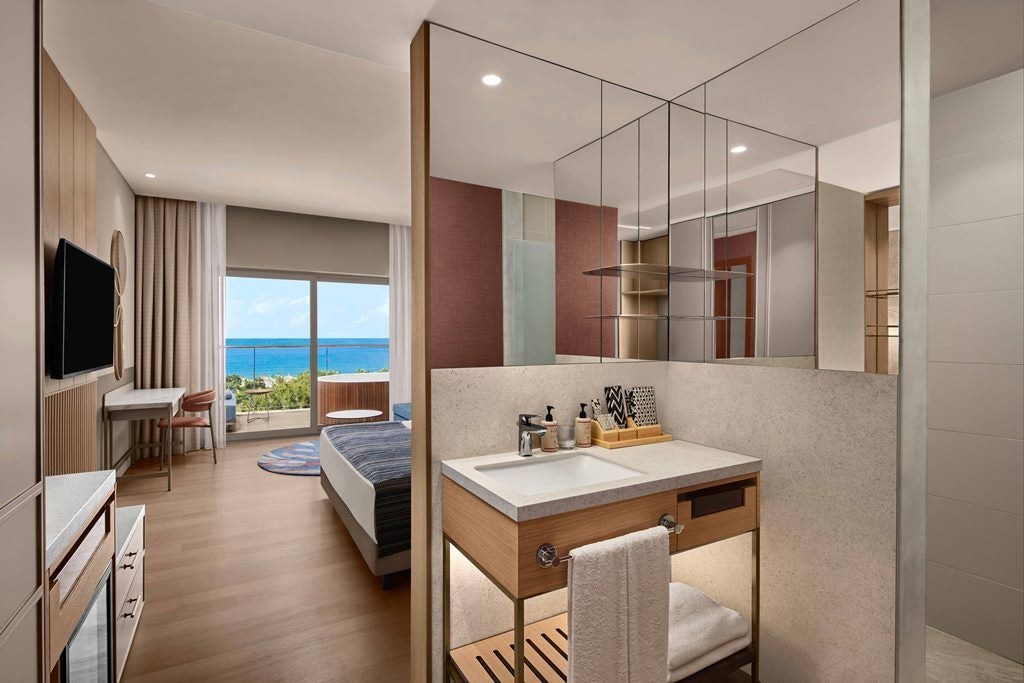 rooms-deluxe-sea-view-with-jacuzzi-adult-area