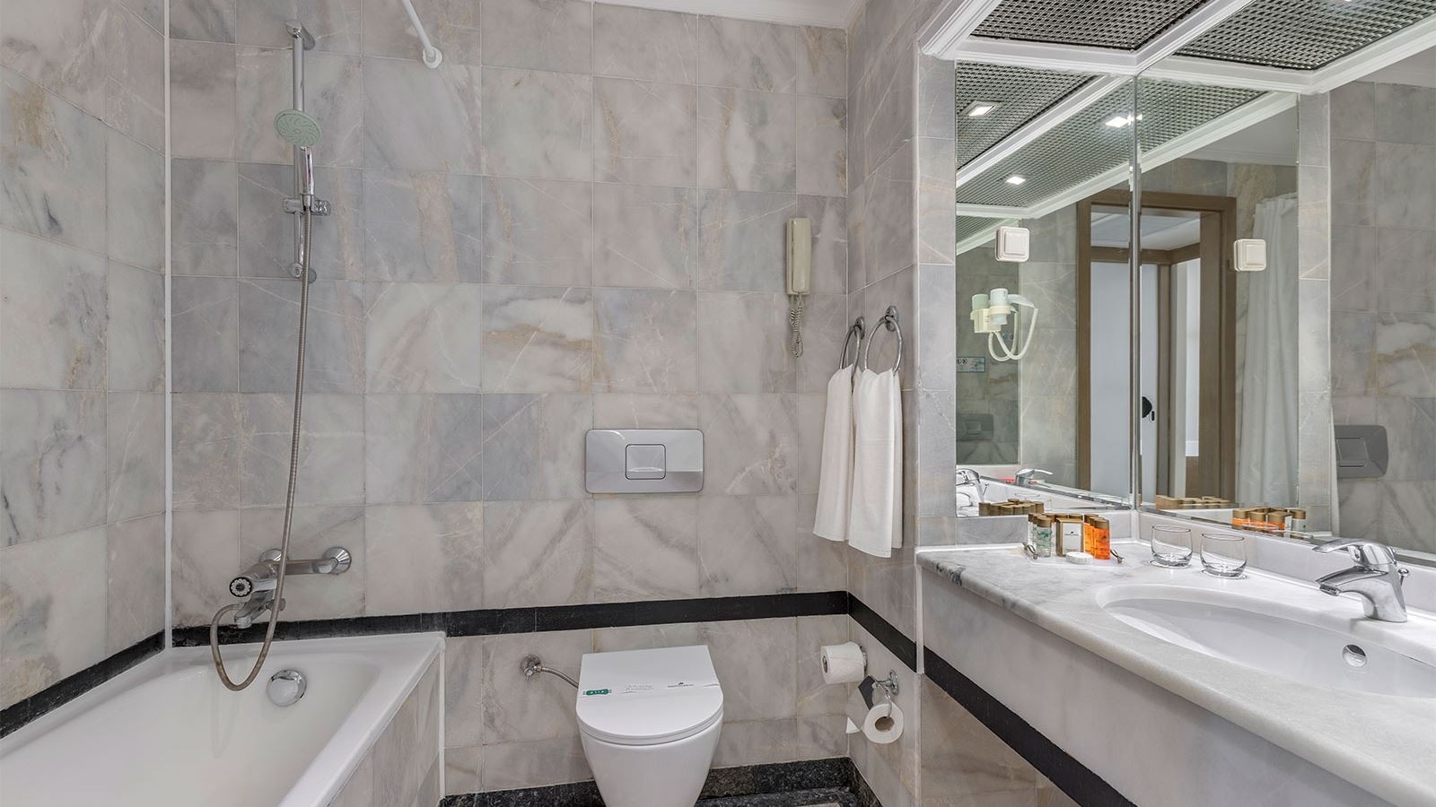 rooms-standard-room-land-view