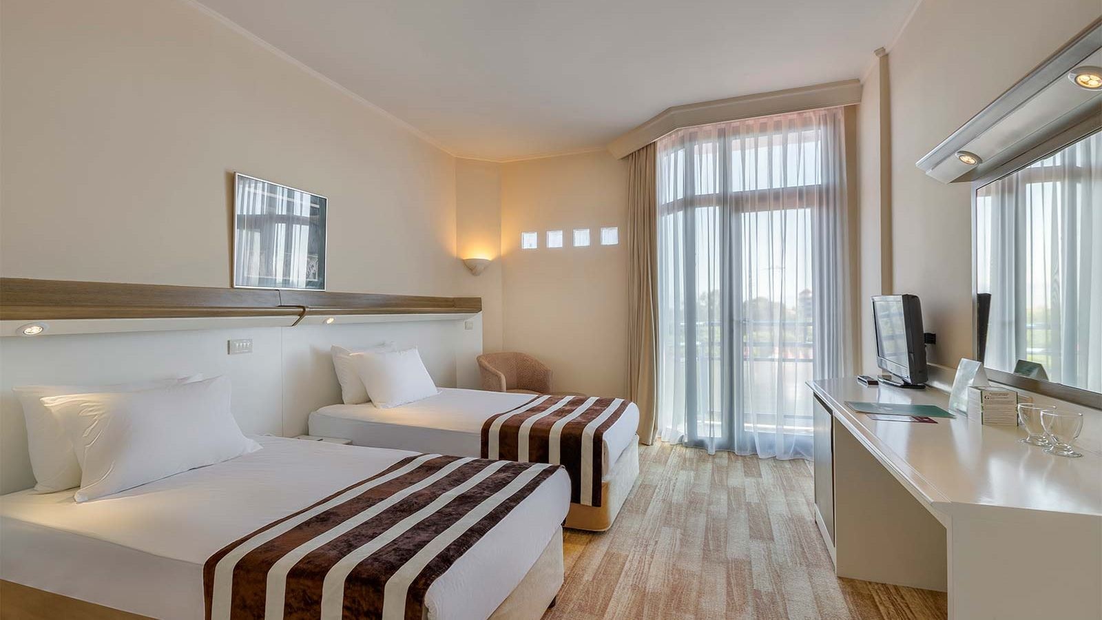 rooms-standard-room-sea-view