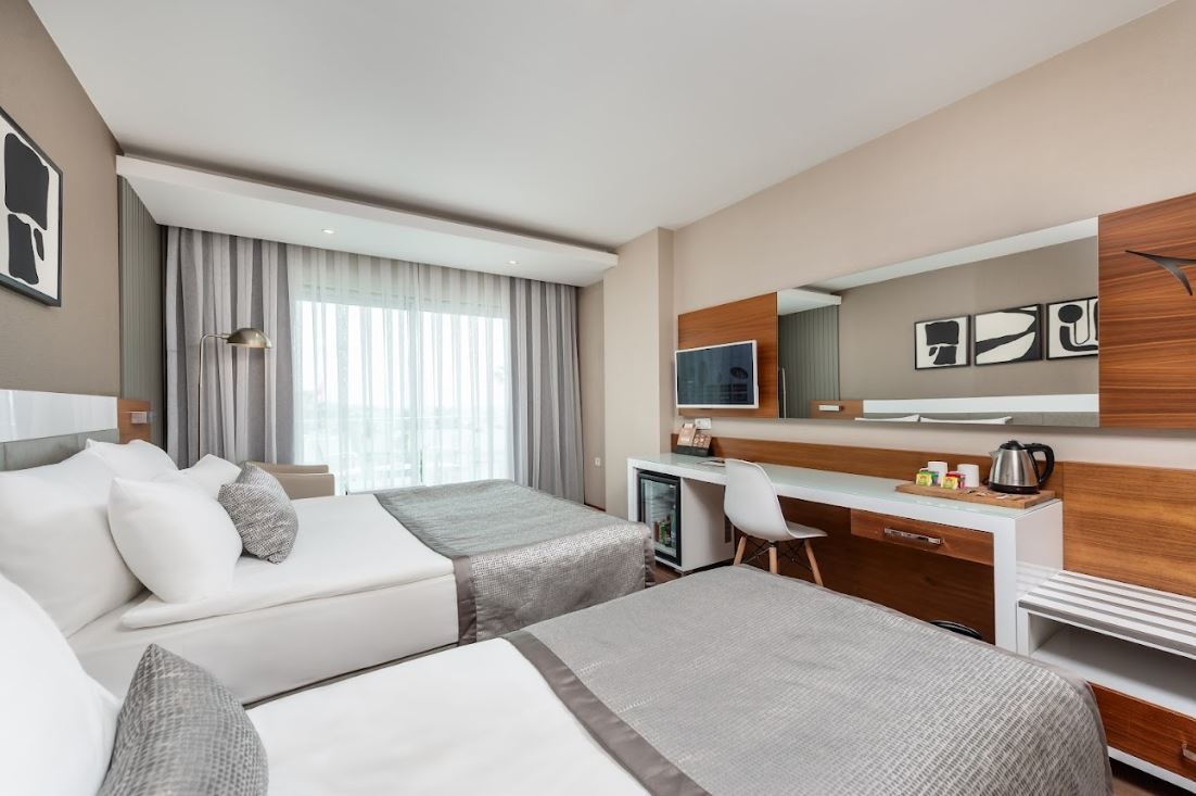 rooms-standard-room-side-sea-view