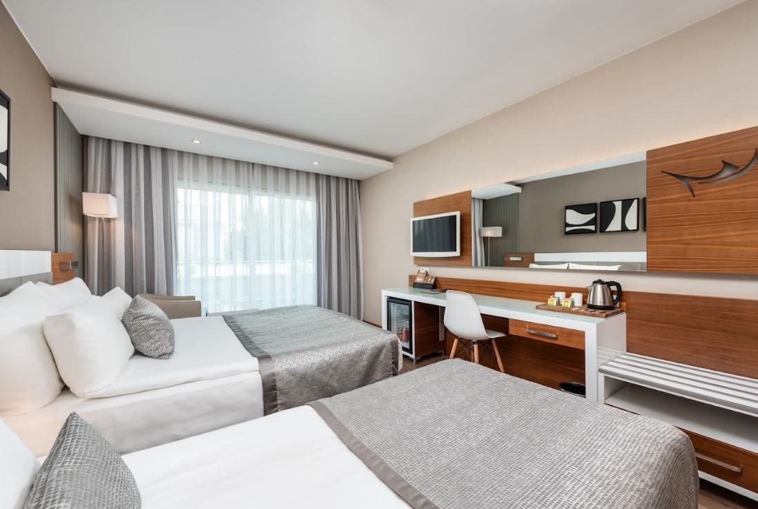 rooms-standard-room-land-view