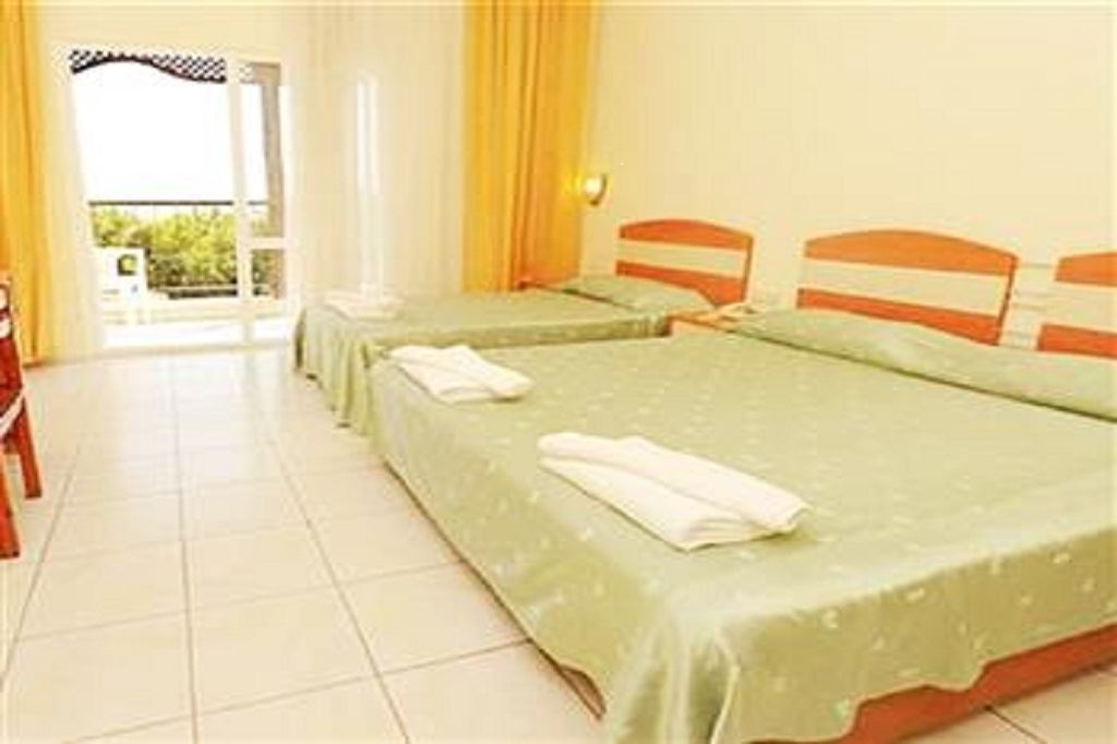 rooms-penthouse-room