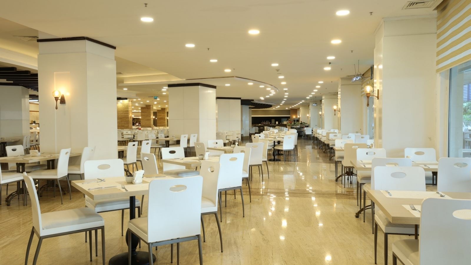 restaurants-admiral-restaurant