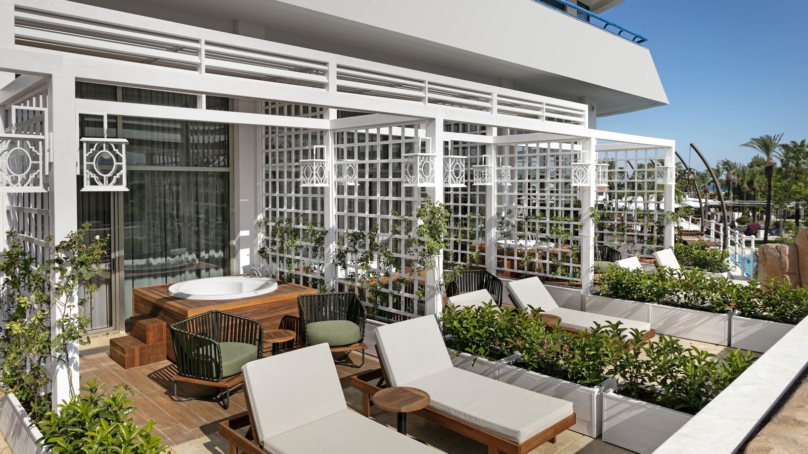 rooms-dublex-suite-terrace-with-jakuzzi