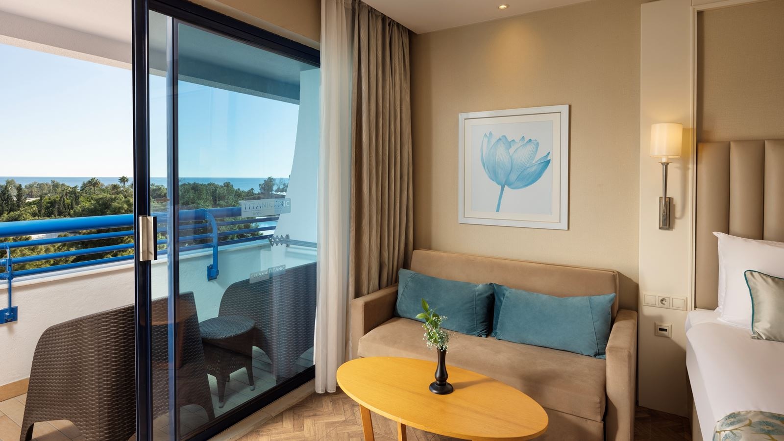 rooms-standard-room-side-sea-view-with-balcony