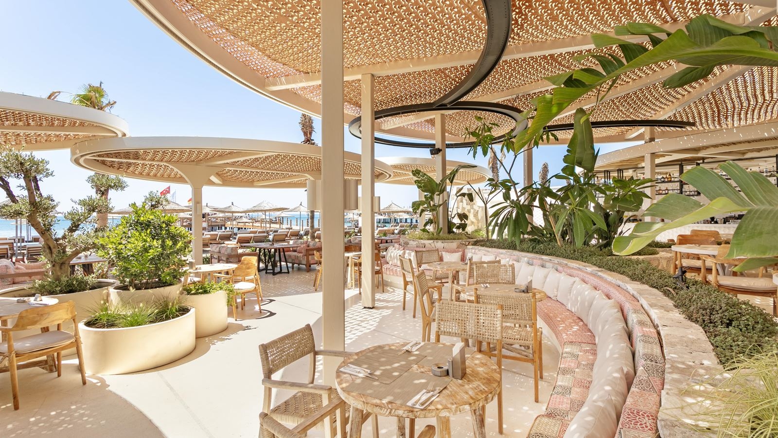 restaurants-riva-beach-fish-snack-restaurant