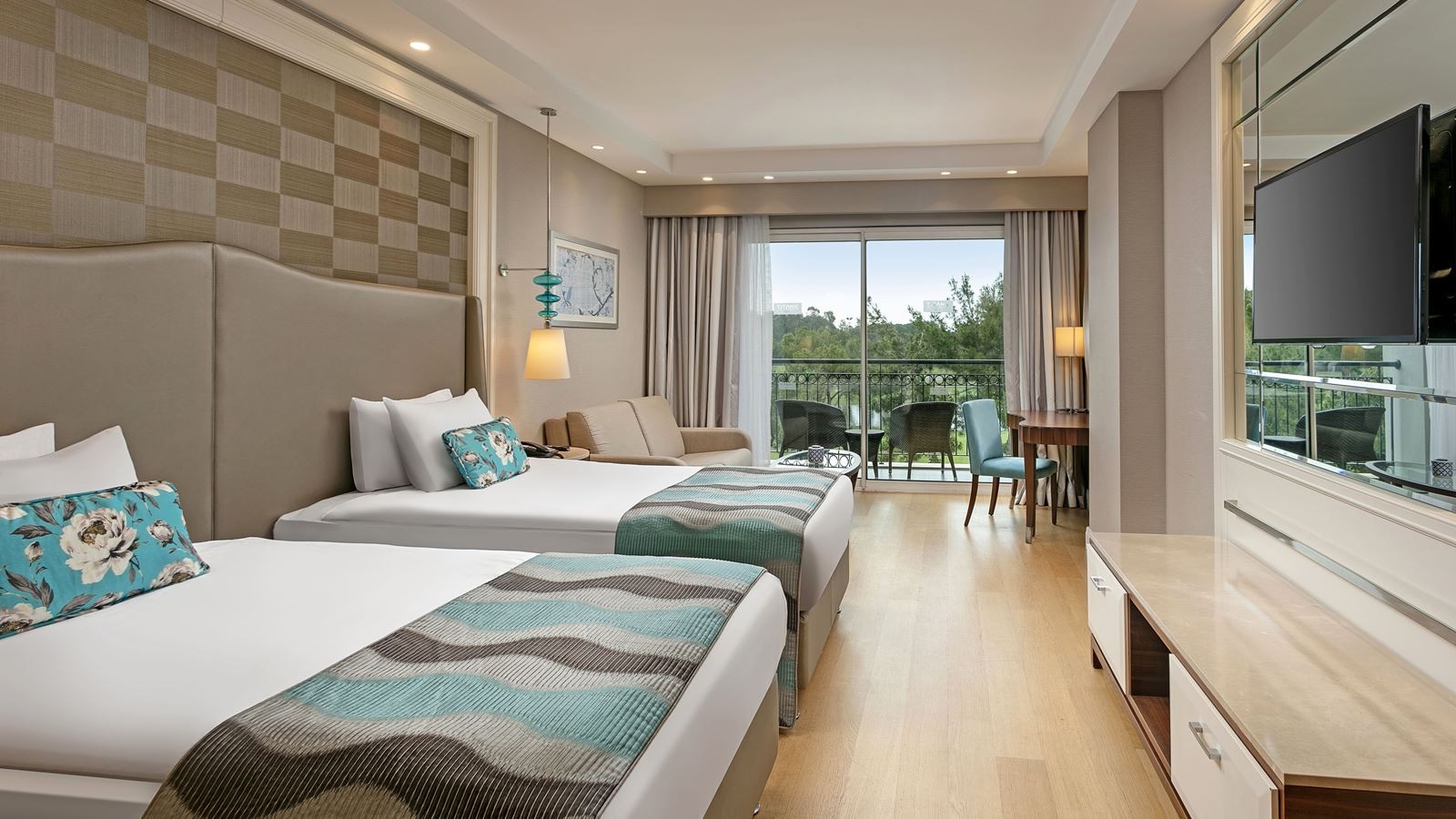 rooms-family-suite-main-building