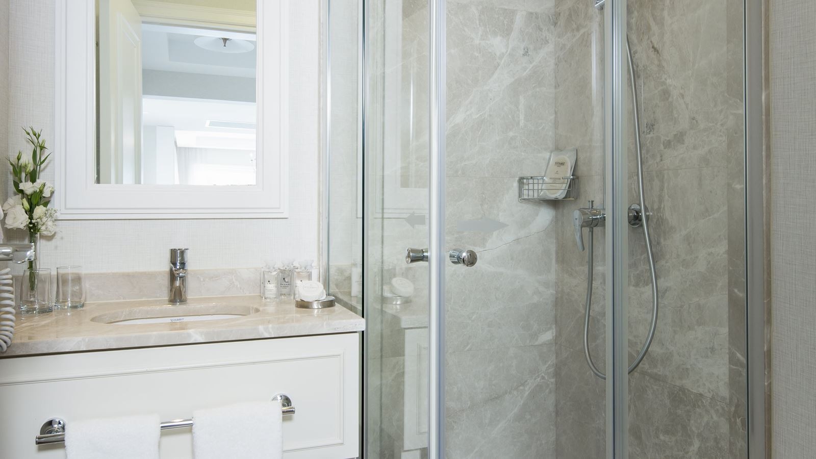 rooms-design-pool-villa