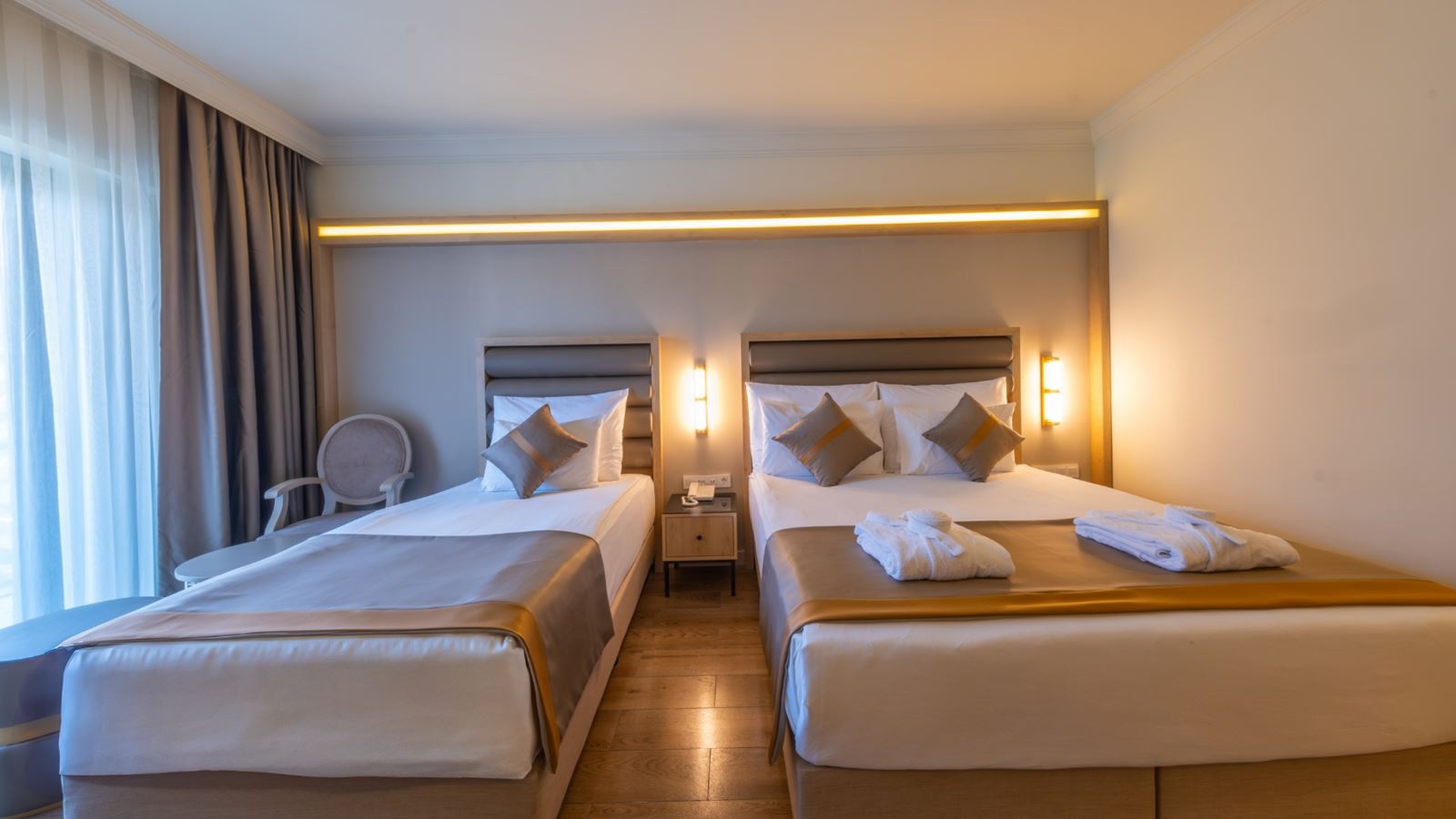 rooms-standard-room-side-sea-view