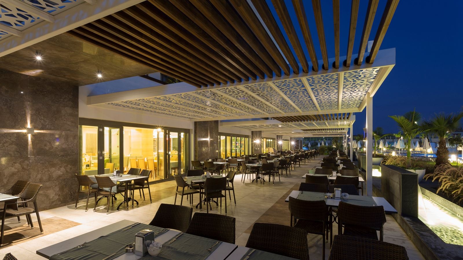 restaurants-riviera-main-restaurant