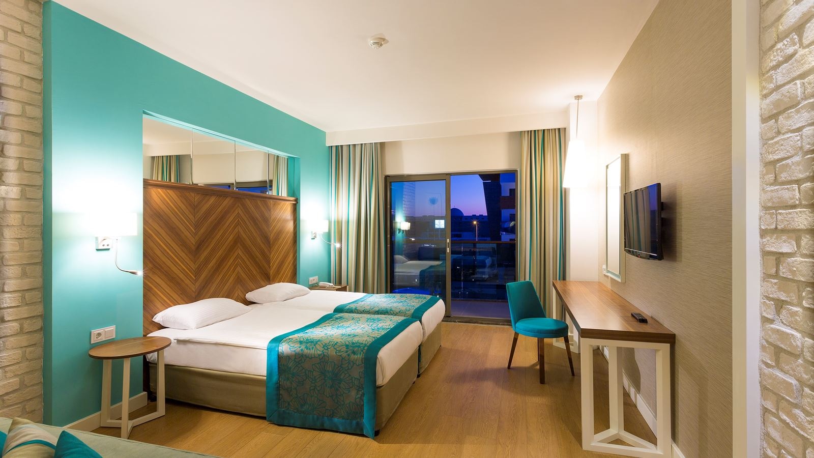 rooms-standard-room-side-sea-view