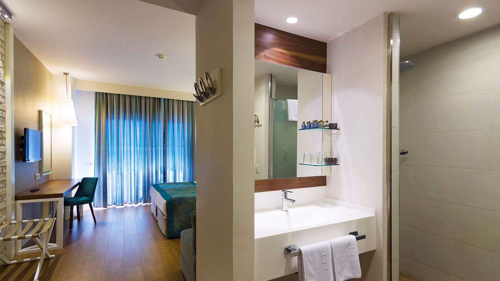 rooms-single-standard-room-side-sea-view