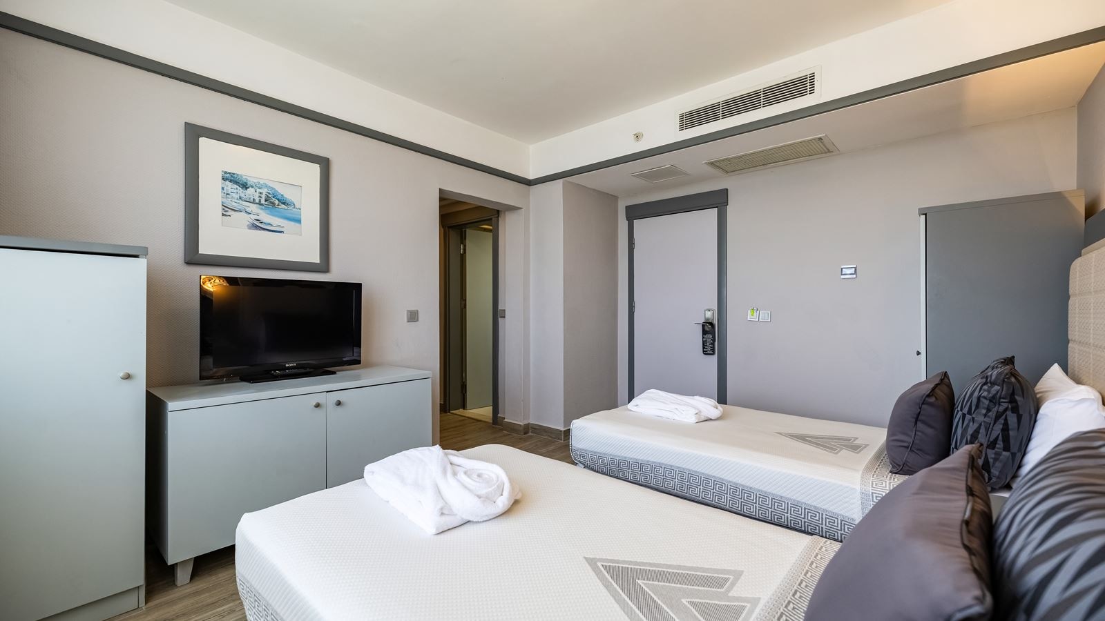 rooms-family-room-2-bedrooms