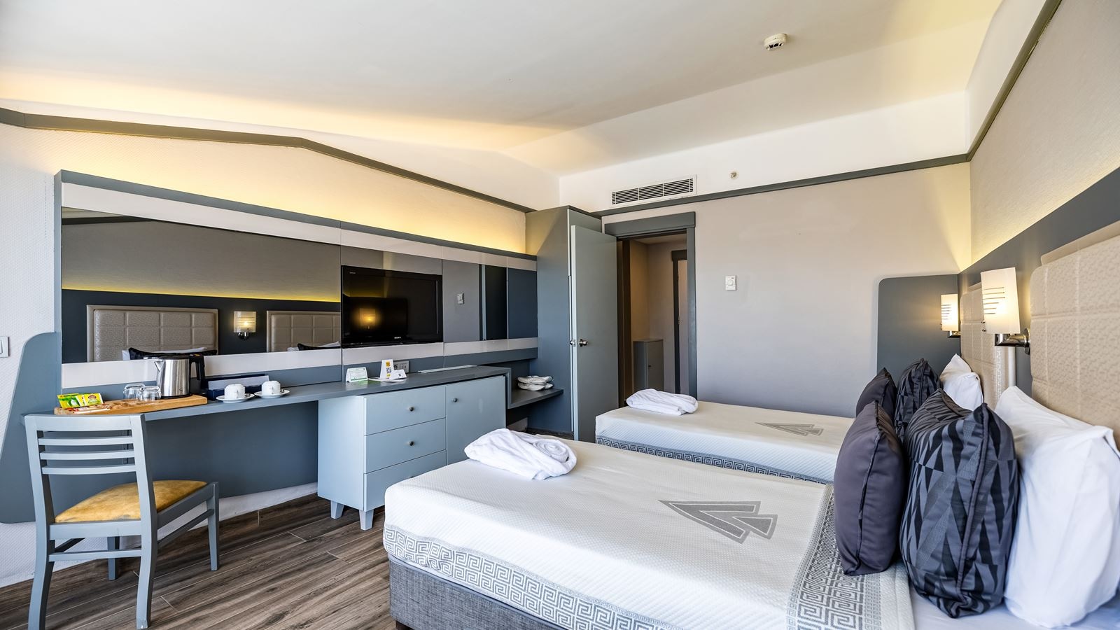 rooms-suite-room