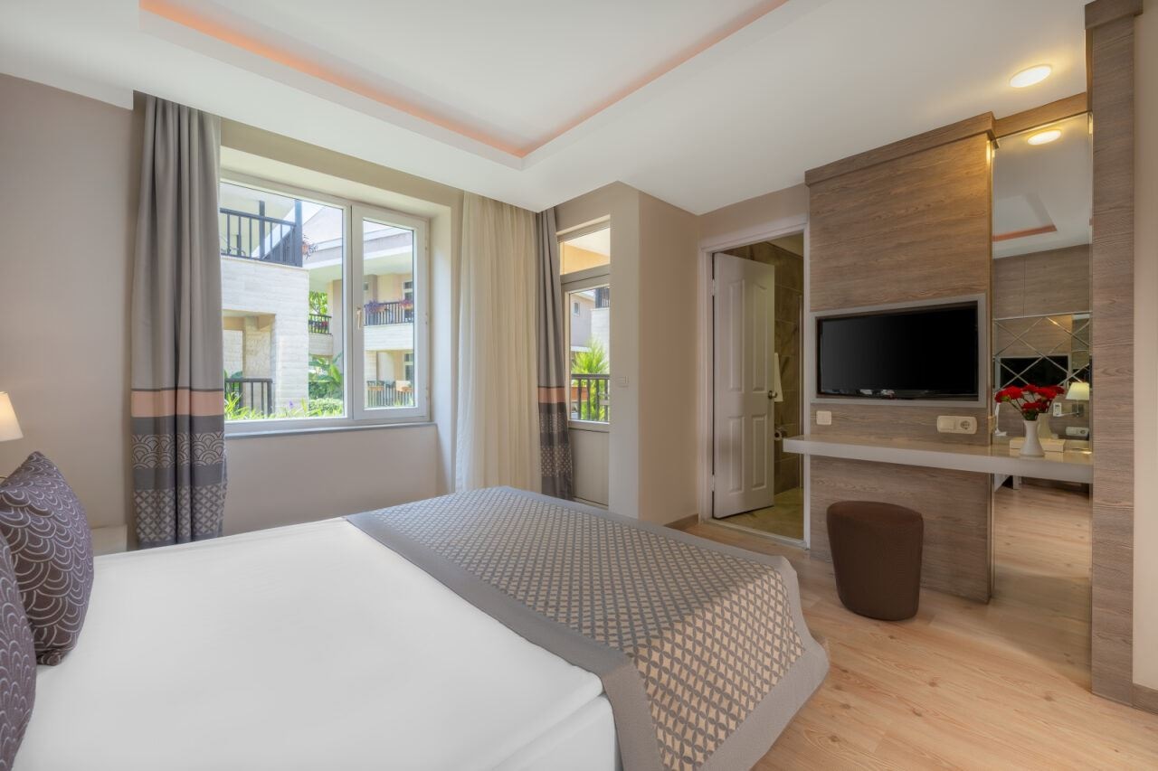 rooms-park-villa-family-room-3