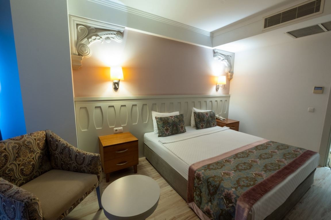 rooms-economy-room-land-view