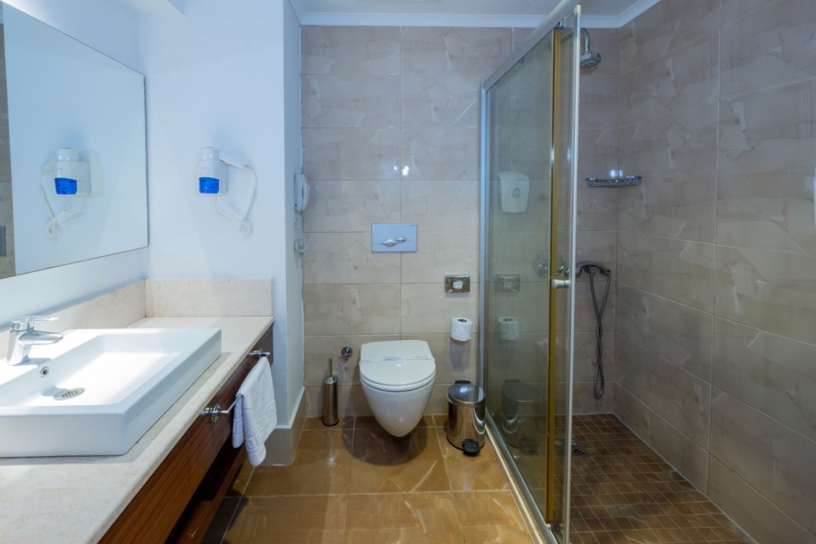 rooms-economy-room-land-view