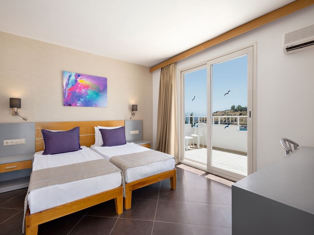 rooms-club-room-sea-view-single-room