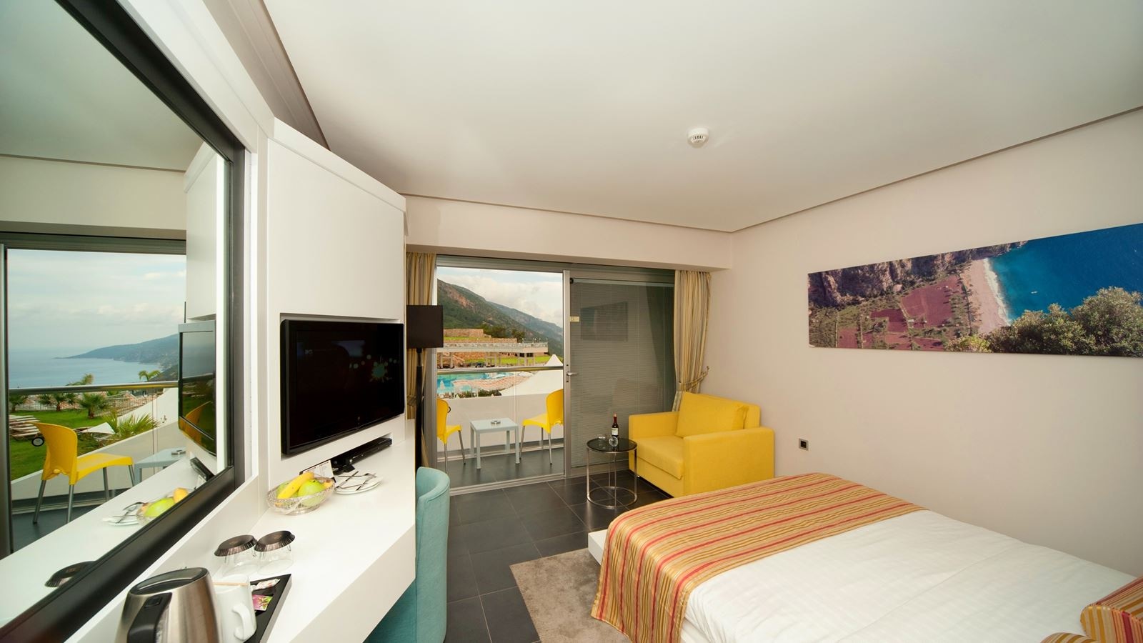 rooms-standard-room-side-sea-view