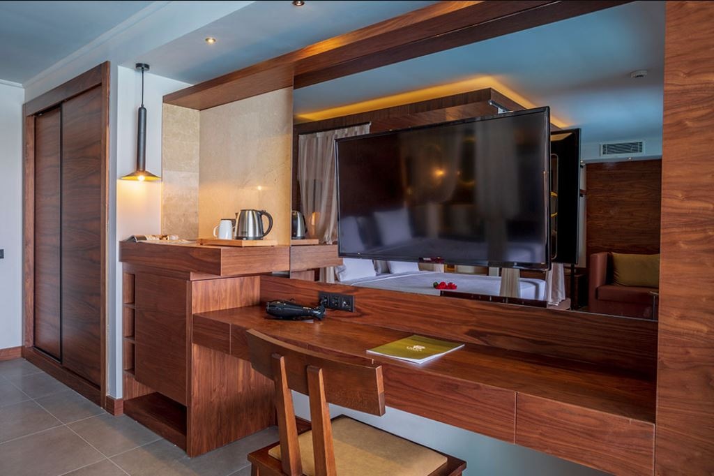 rooms-luxury-suites-with-private-pool