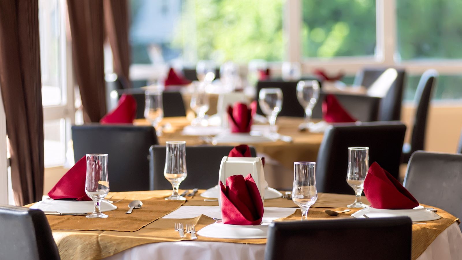 restaurants-restaurant