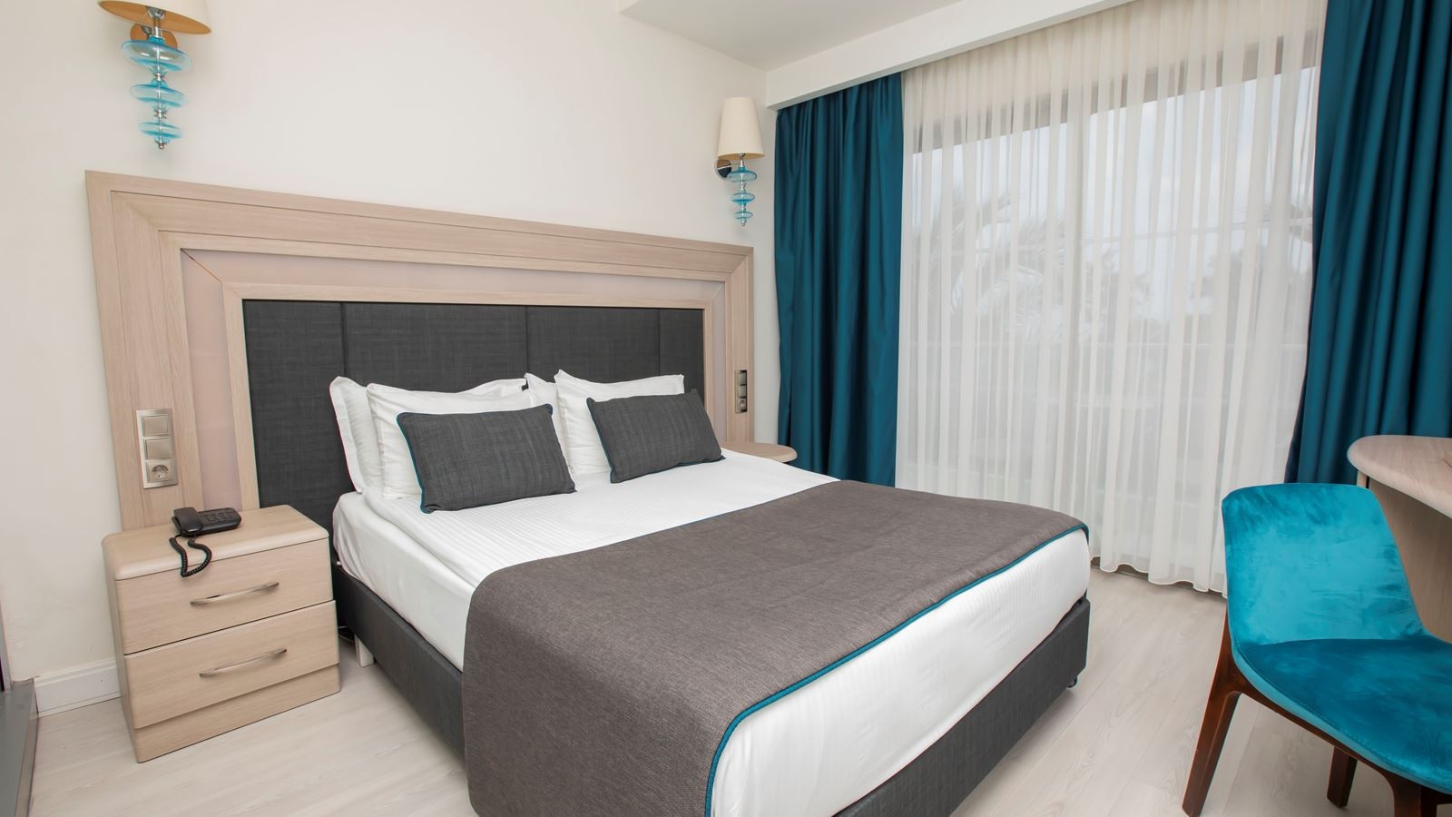 rooms-standard-land-view