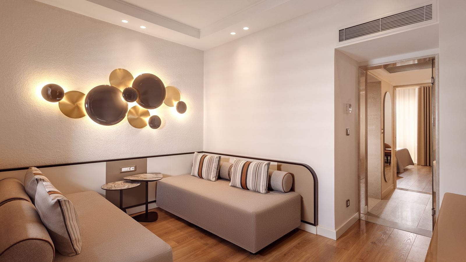 rooms-deluxe-family-land-view