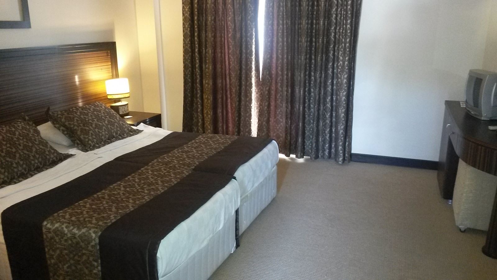 rooms-standard-room-french-balcony