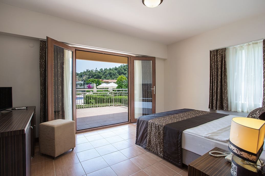 rooms-standard-room-with-balcony