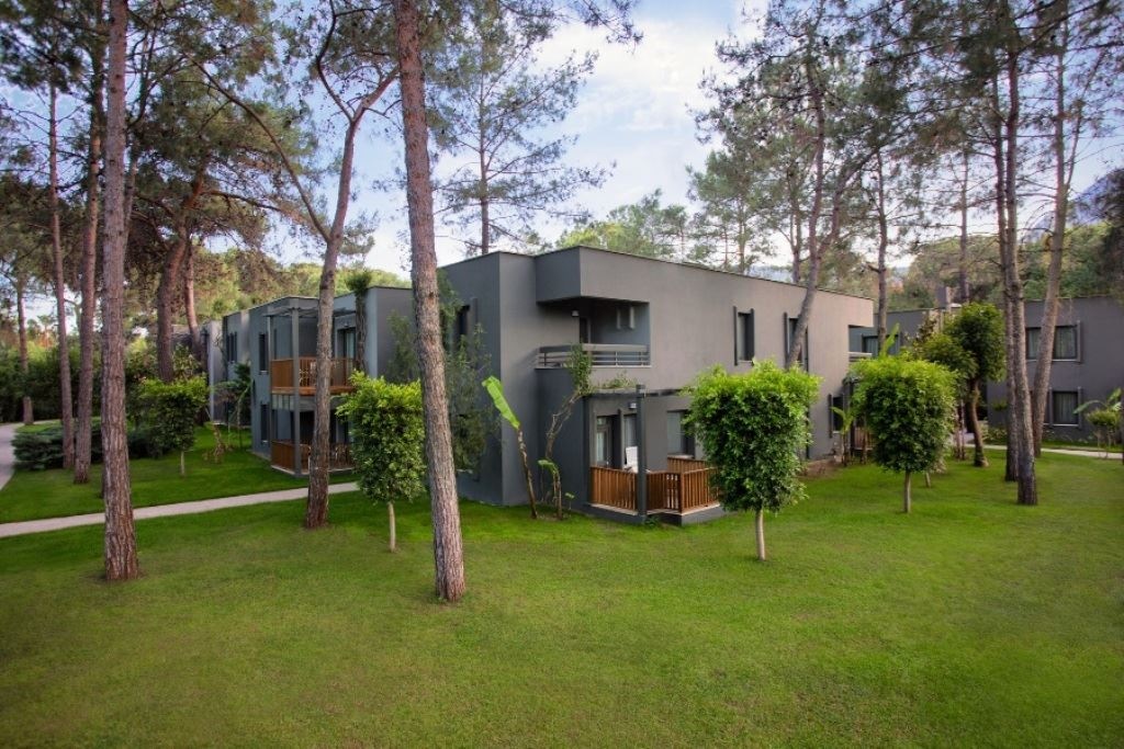 rooms-garden-family-room