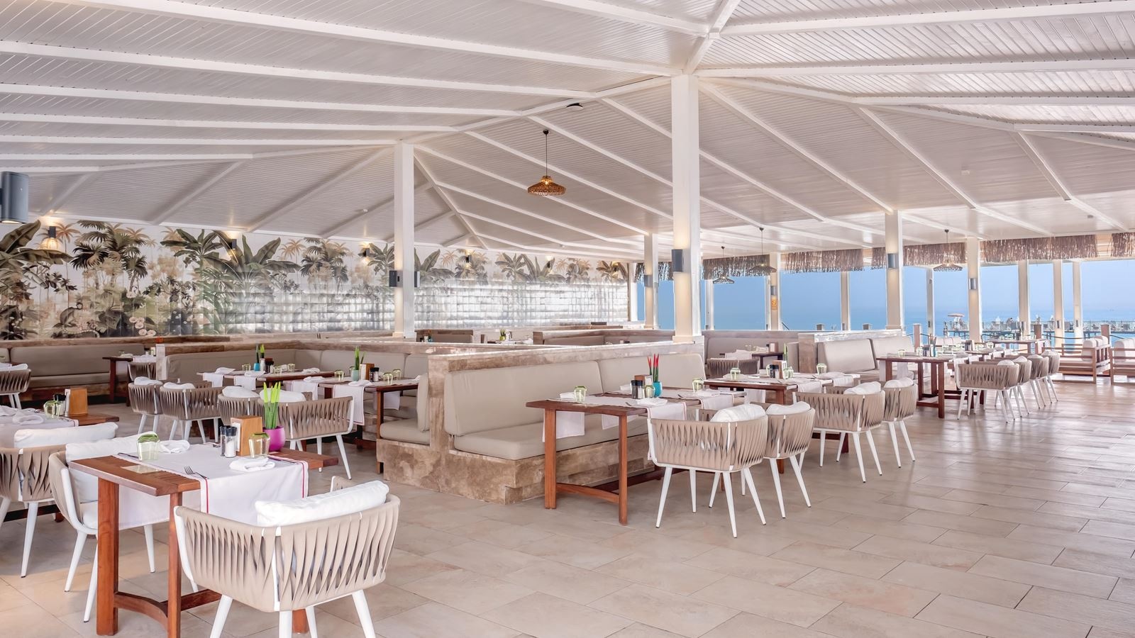 restaurants-seafood-casual-dining-restaurant