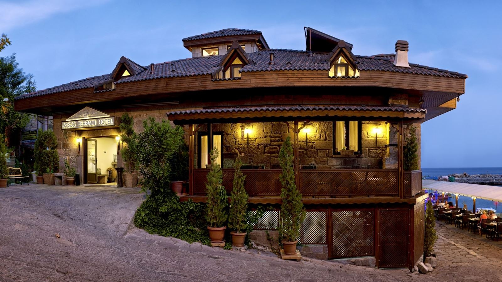 general-main-building