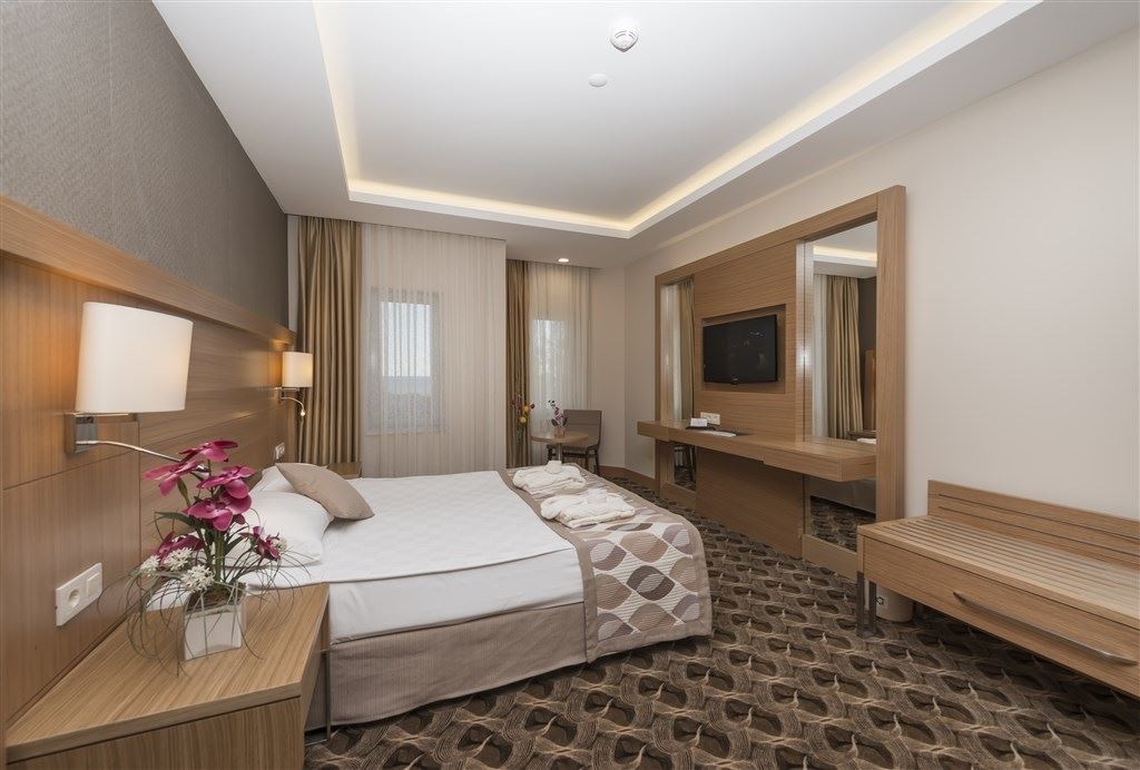 rooms-standard-room-land-view