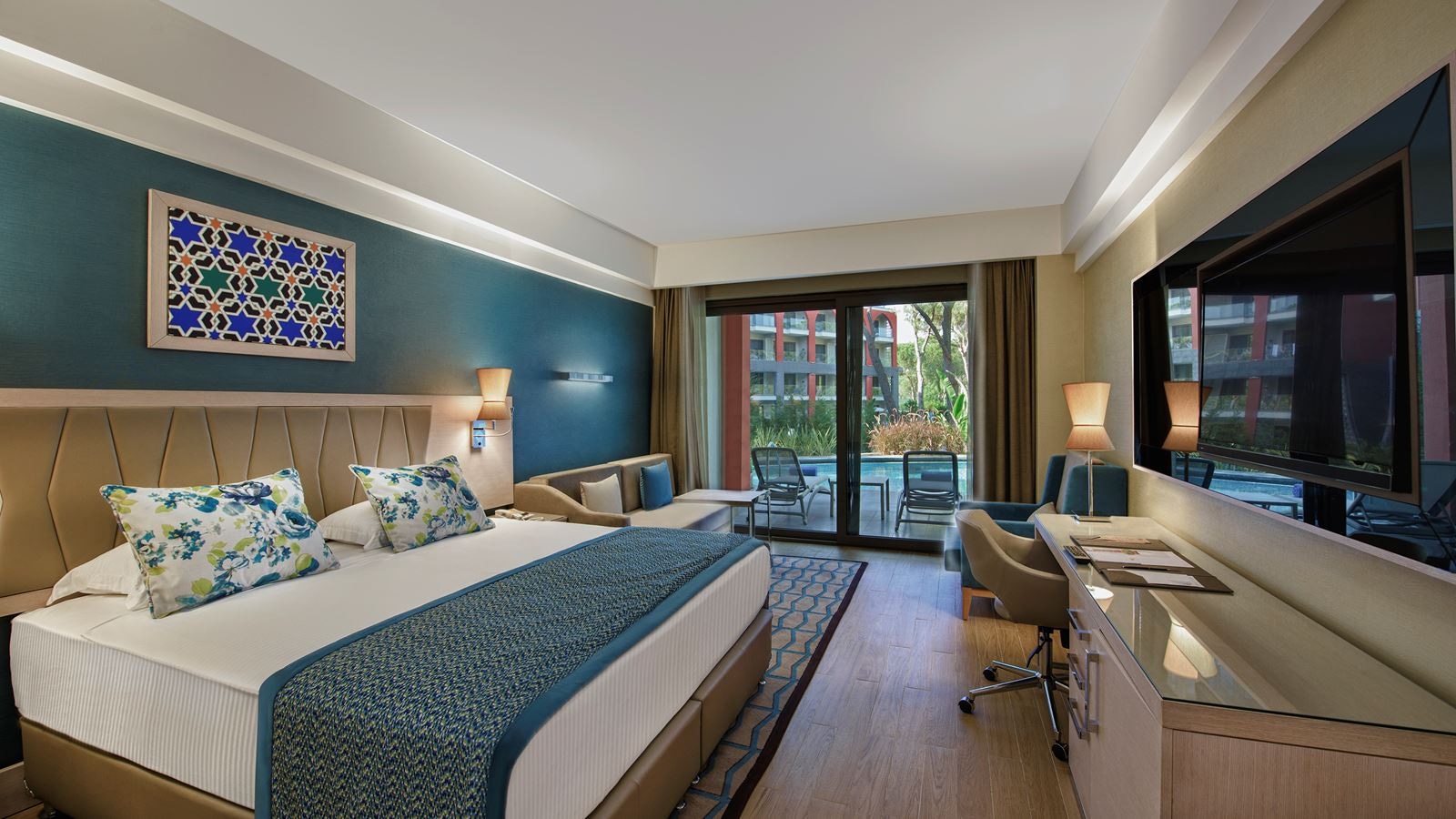 rooms-deluxe-building-standard-swimup-room