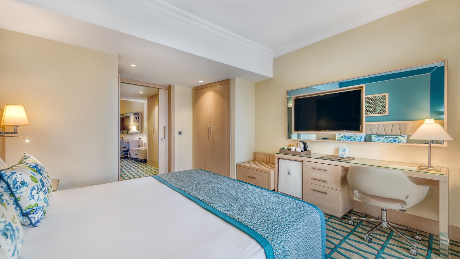 rooms-deluxe-junior-suite